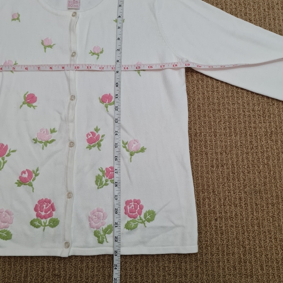Crystal-Kobe Women's White Sweater Cardigan Pink Flower Embroidery Petite M - Picture 15 of 16